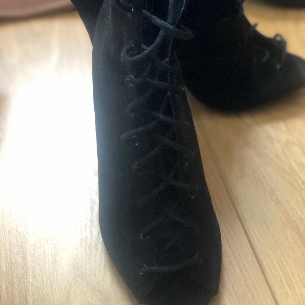 Boots - Picture 3 of 3